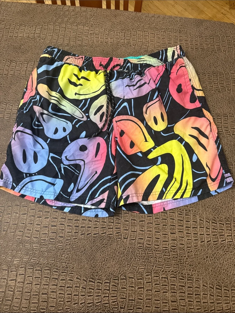 No Boundaries Colorful Smiley Face Swim Trunks Shorts Large